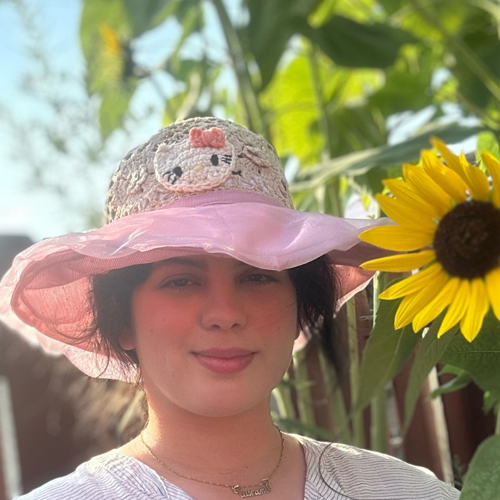 Pink Sun Hat with crochet hello kitty Design